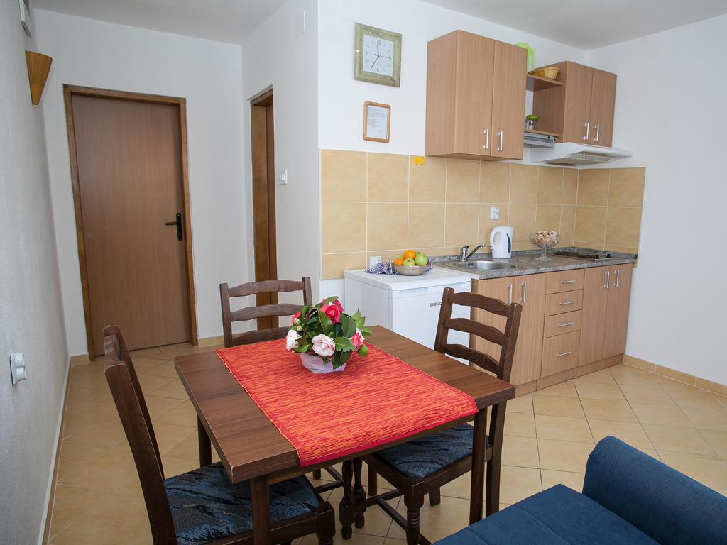 Daria Apartments コトル 部屋 写真